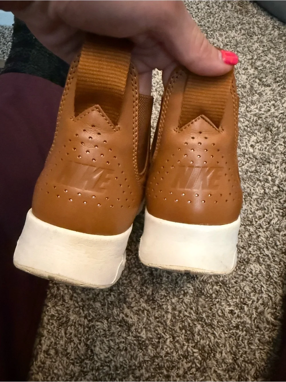 Nike Women's Air Max Thea boots mid size 7 Brown with White Sole